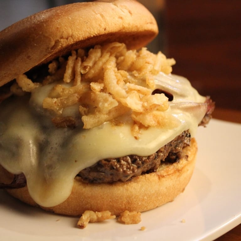 French Onion Burger: A Savory Twist on Classic Burgers